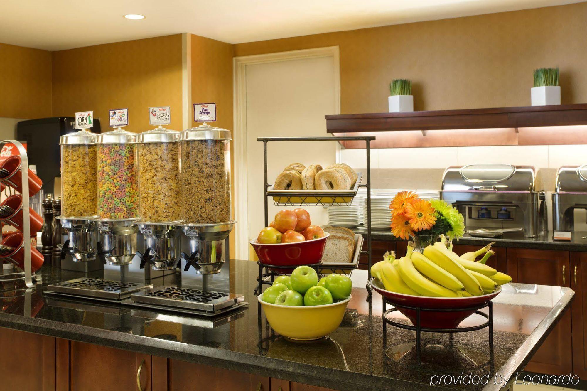The Carleton Suite Hotel Оттава Экстерьер фото