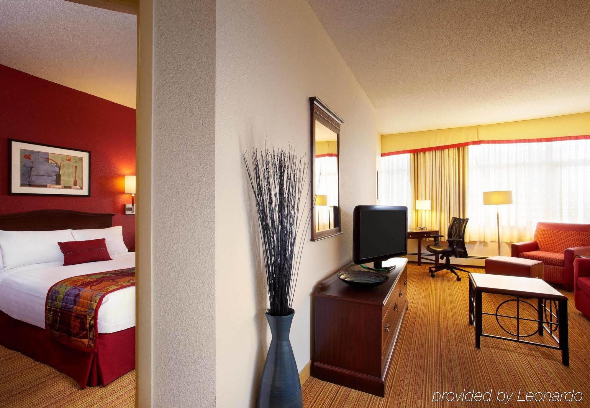 The Carleton Suite Hotel Оттава Номер фото