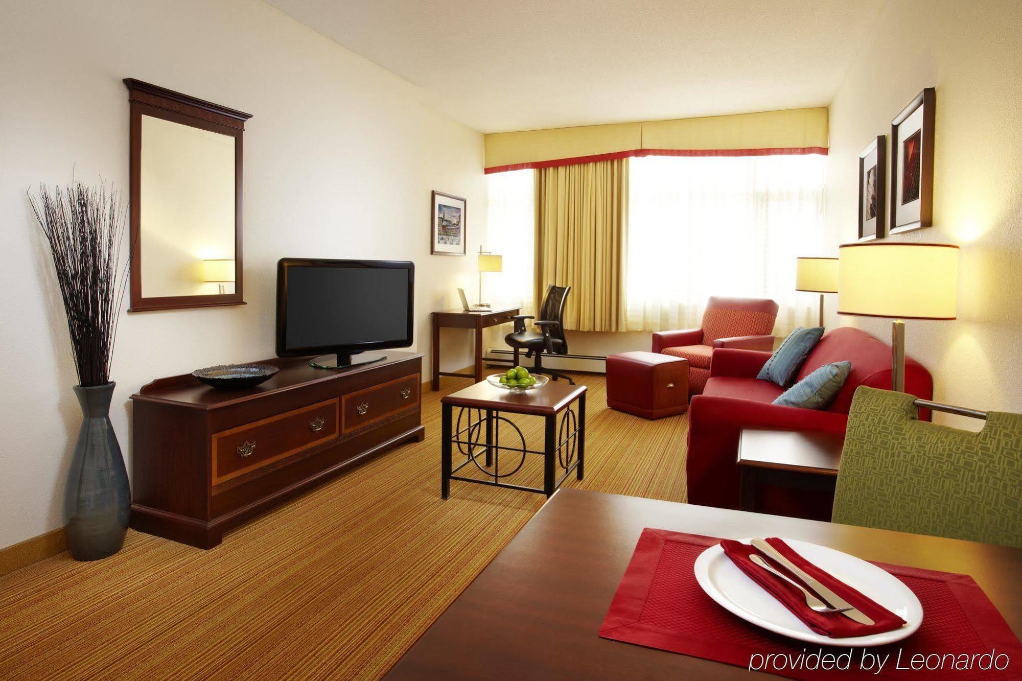 The Carleton Suite Hotel Оттава Экстерьер фото