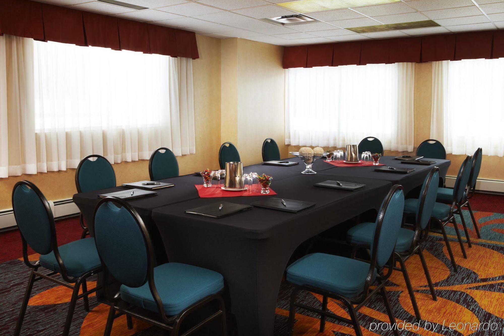The Carleton Suite Hotel Оттава Экстерьер фото